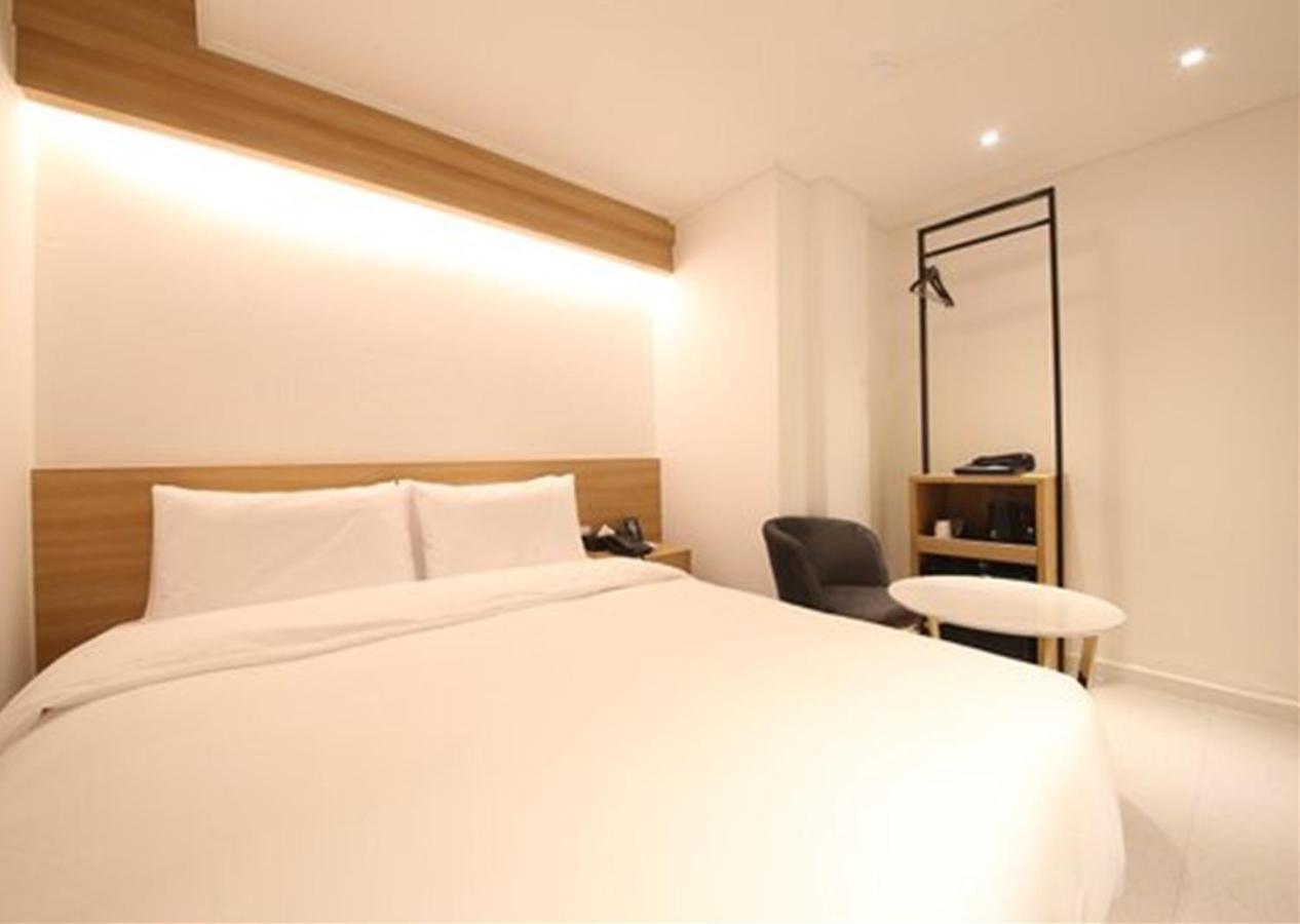 Busan Seomyeon Business Hotel J7 Buitenkant foto